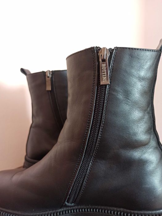 Продаю осіннє\ весняне взуття, черевики 38 розмір