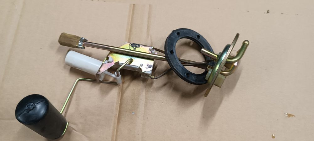 Fiat 126p oryginalny pływak zbiornika paliwa.
