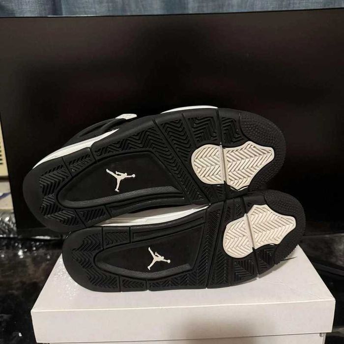 Buty-Trampk-Jordan 4 RetroWhiteThunder R.44