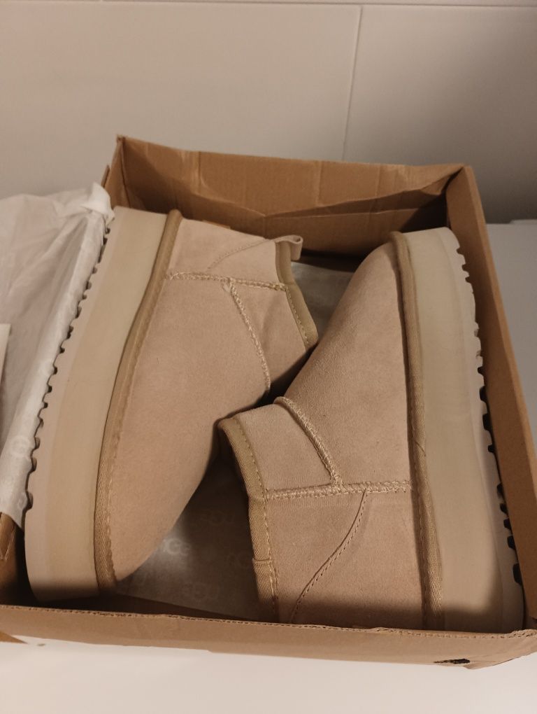 Botas UGG Bege de senhora