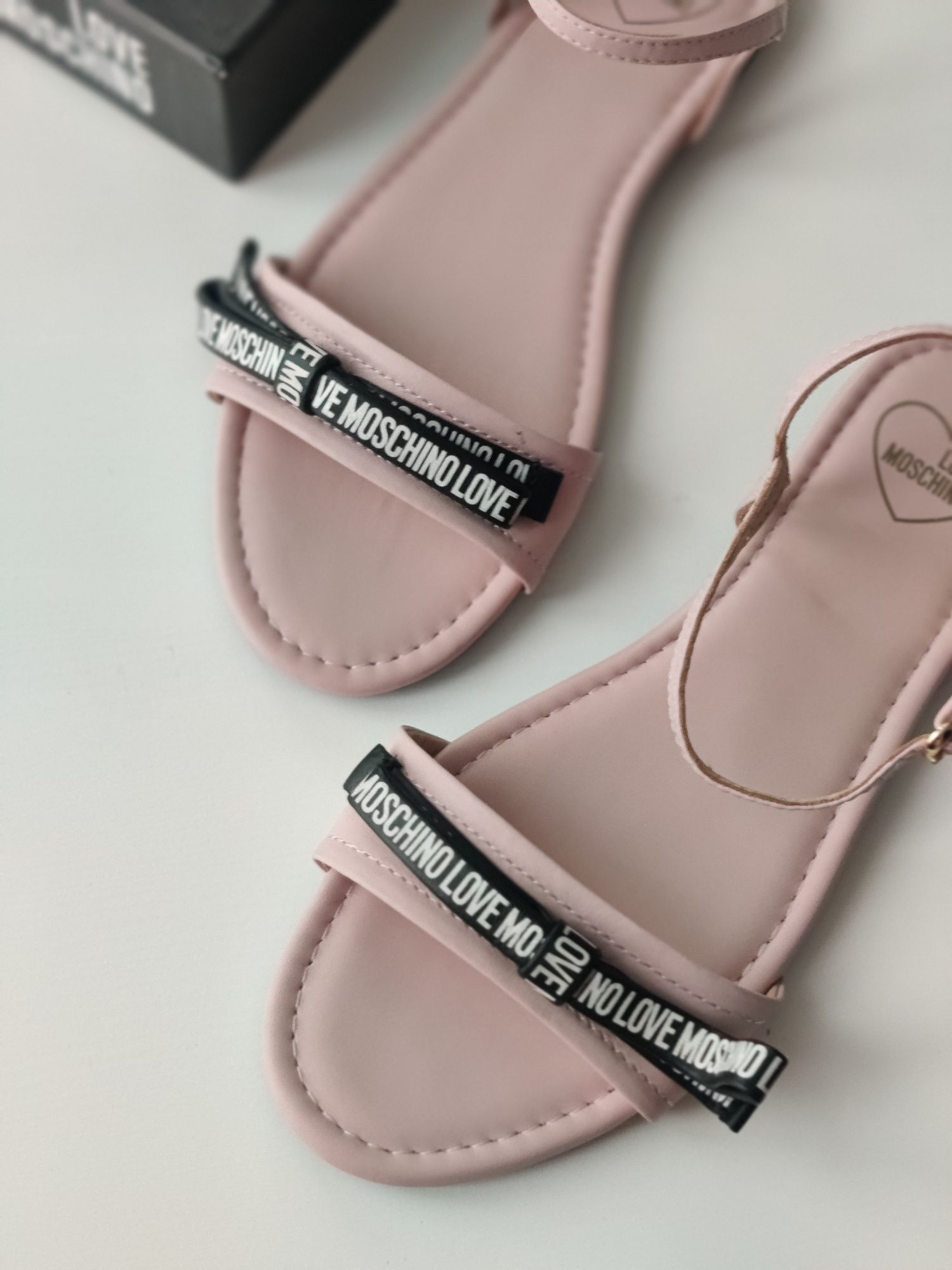 Босоніжки бренд Love Moschino розмір 38