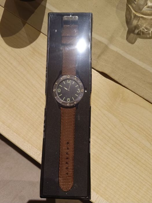 Zegarek kolekcjonerski Nowy