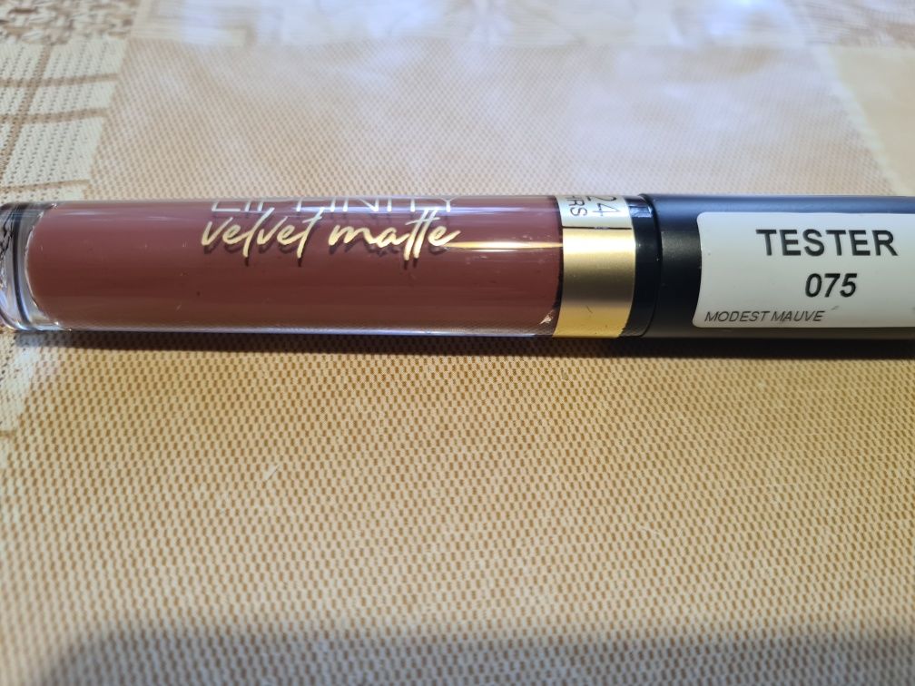 Рідка матова помада Max Factor Lipfinity Velvet Matte