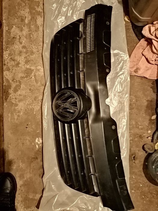 Решітка радіатора volkswagen t5