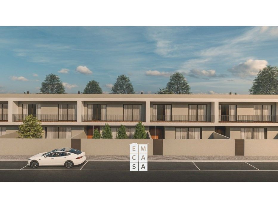 Moradia T3 em construção - Loureiro