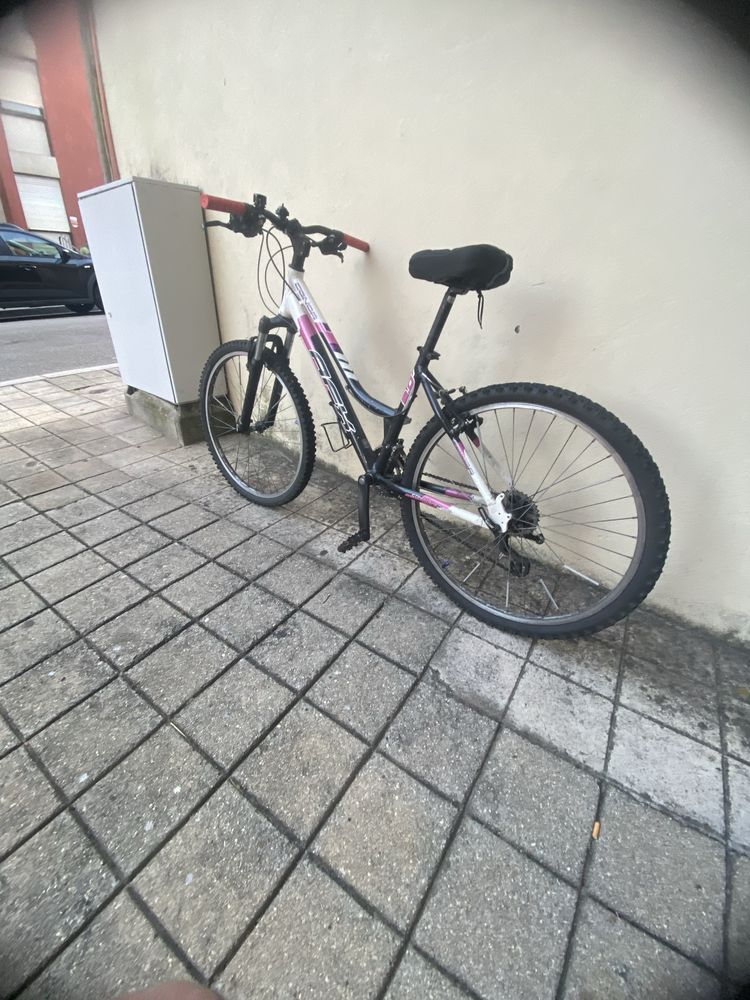 Bicicleta btt roda 26 marca conor so 80euros