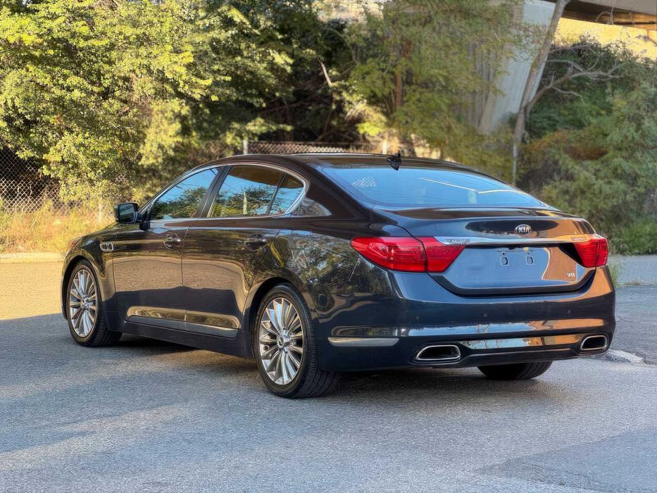 Kia K900 Luxury      2015