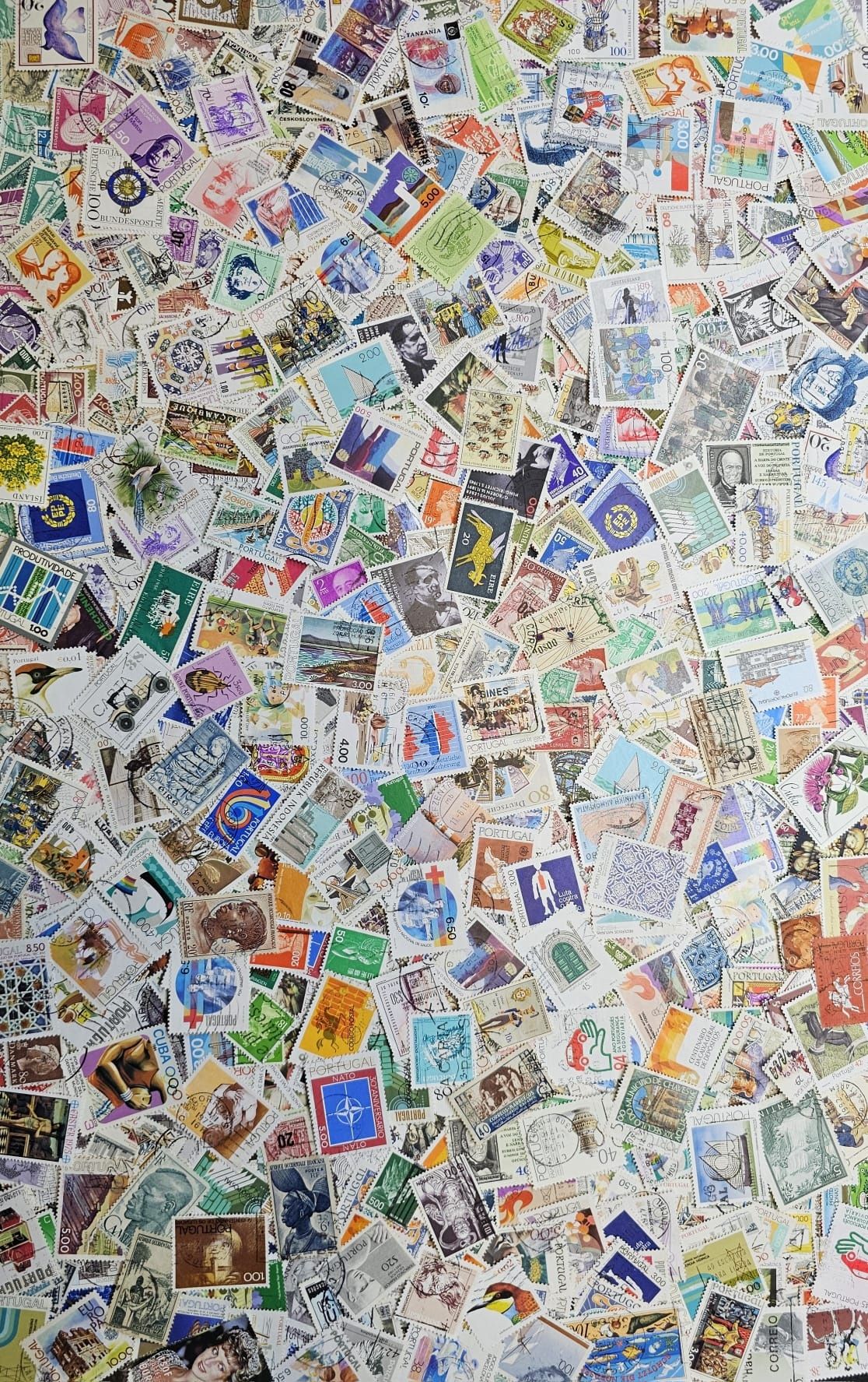 Lote de 1000 selos internacionais