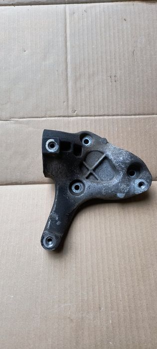 Łapa napinacza i sprężarki klimatyzacji VW Skoda Audi seat