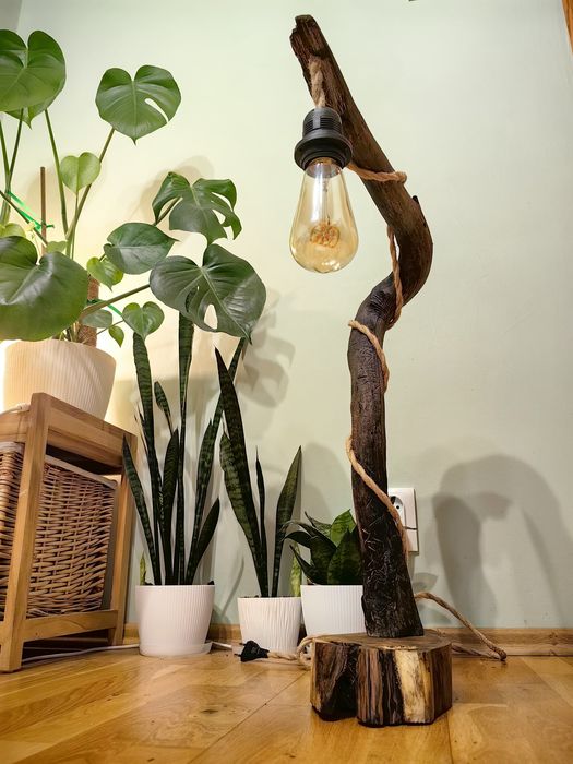 Drewniana lampka handmade