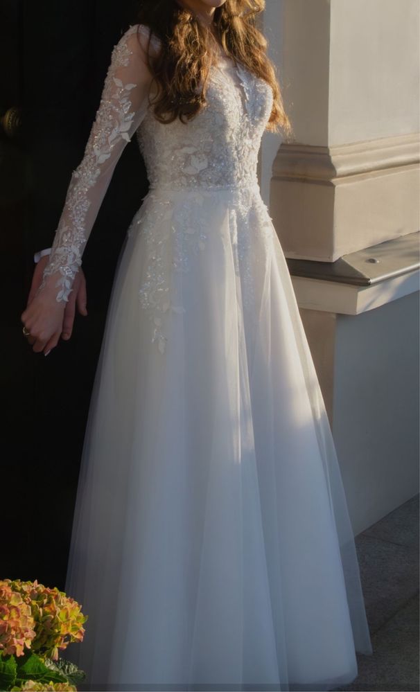 Suknia ślubna biała z rozcięciem , rozmiar xs/s