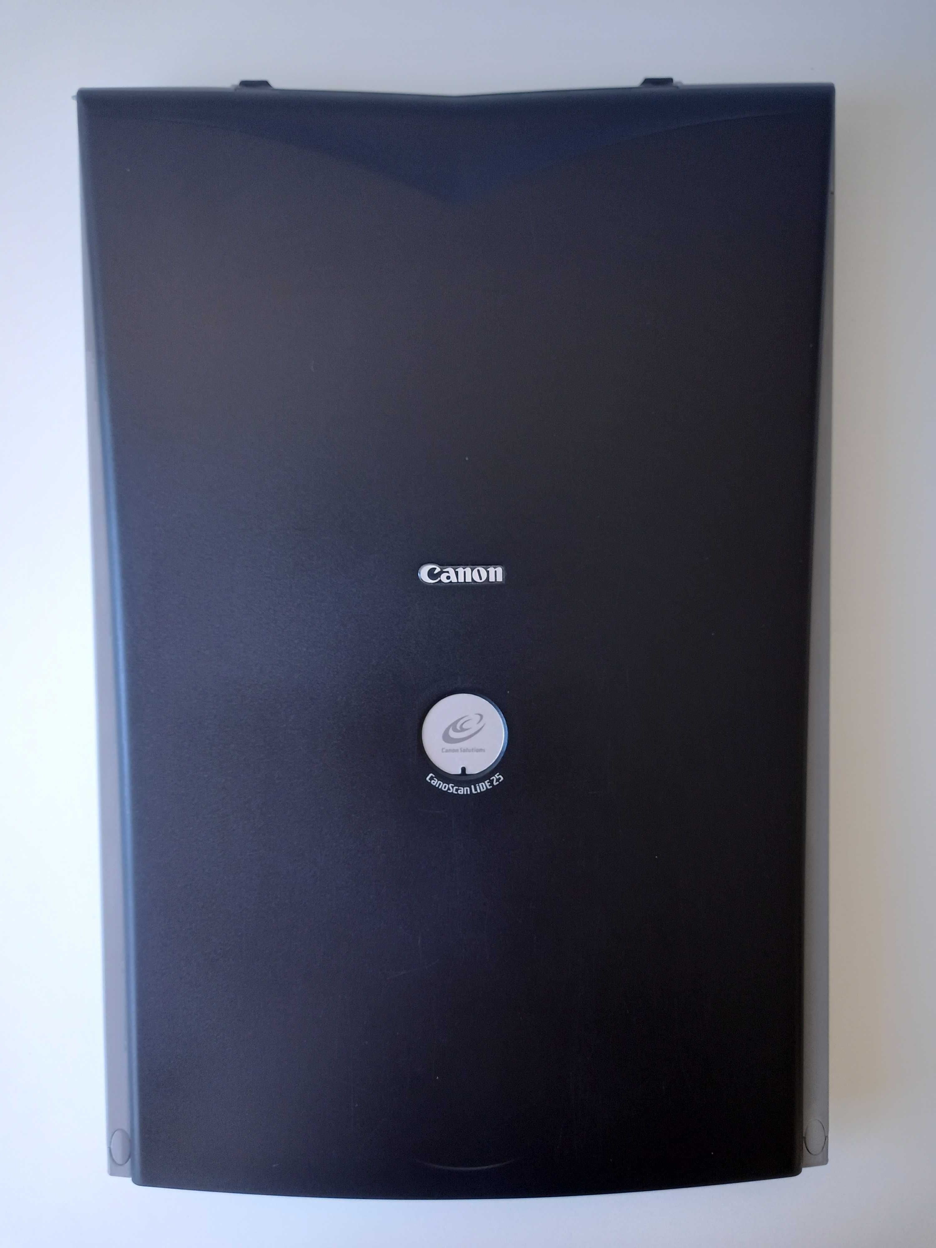 Scanner Canon modelo Lide 25 ultra compacto