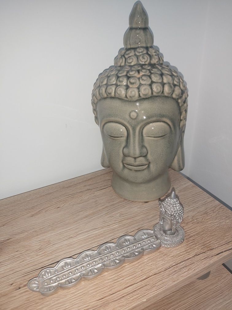 Tela baú e decoração buda