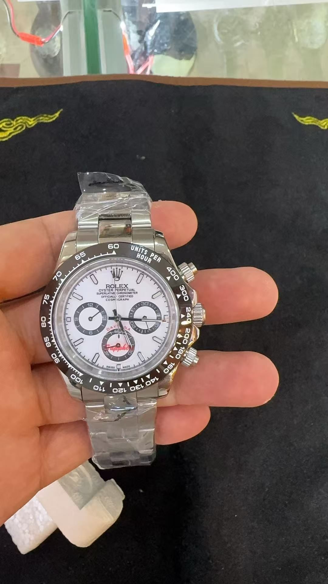 Rolex com caixa e certificado