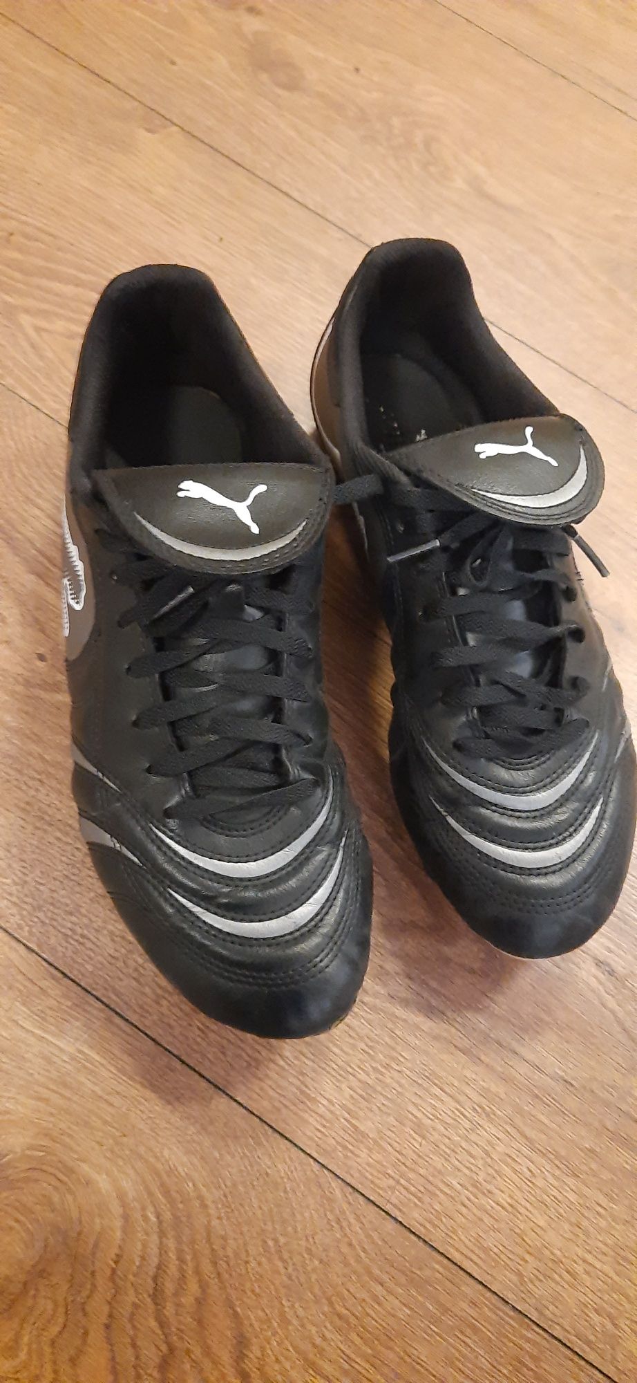 Buty korki piłkarskie