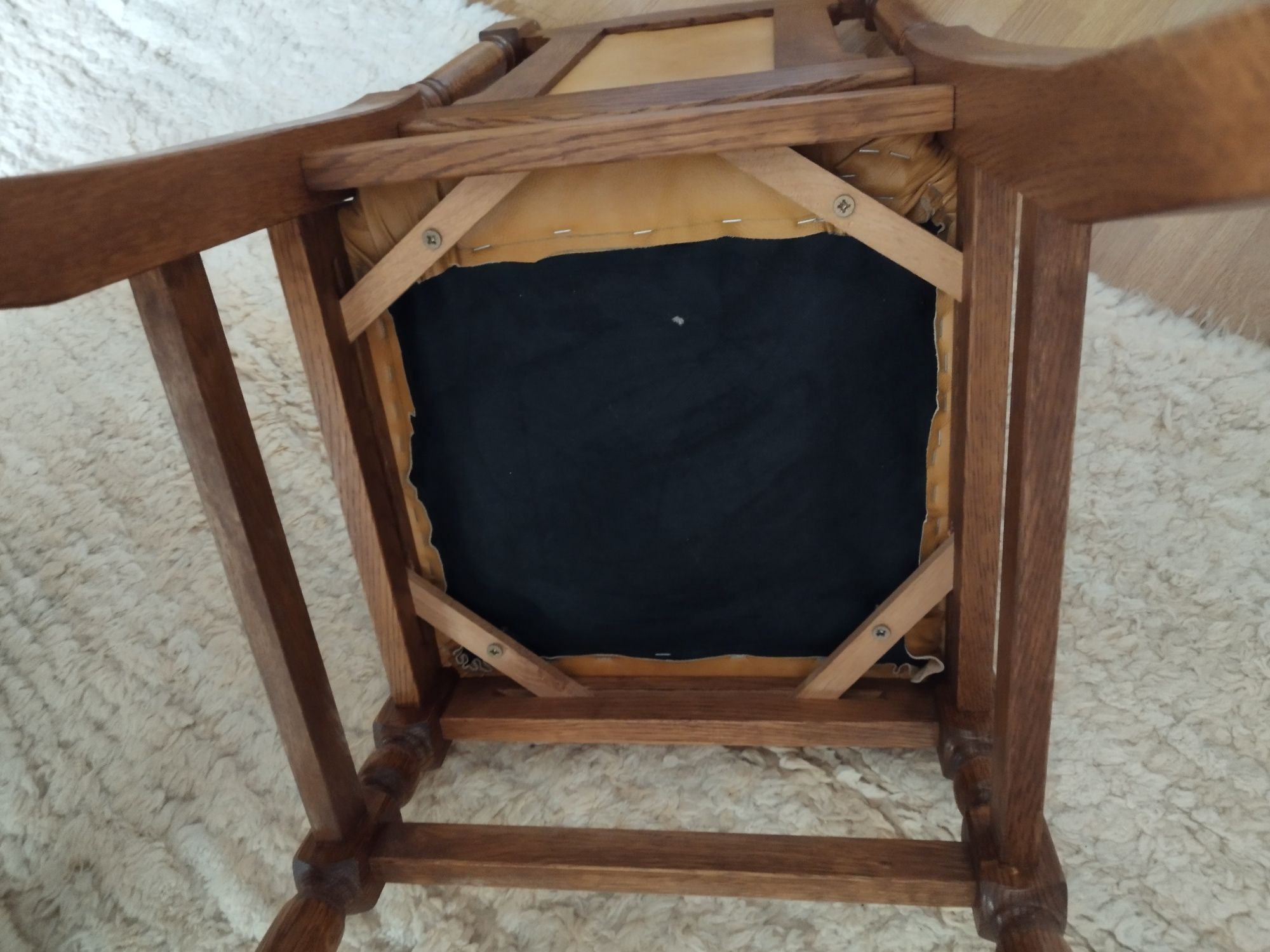 Piękny dębowy stół rozkladany188+112 z krzesłami ,prawdziwa skóra