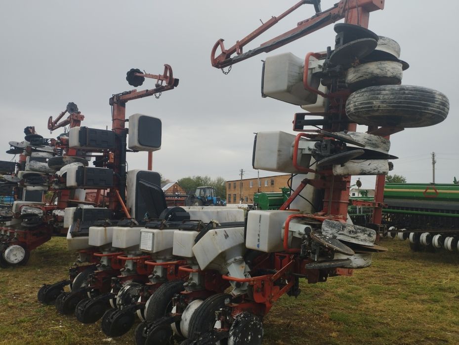 Сівалки точного висіву Massey Ferguson -MF555 12R