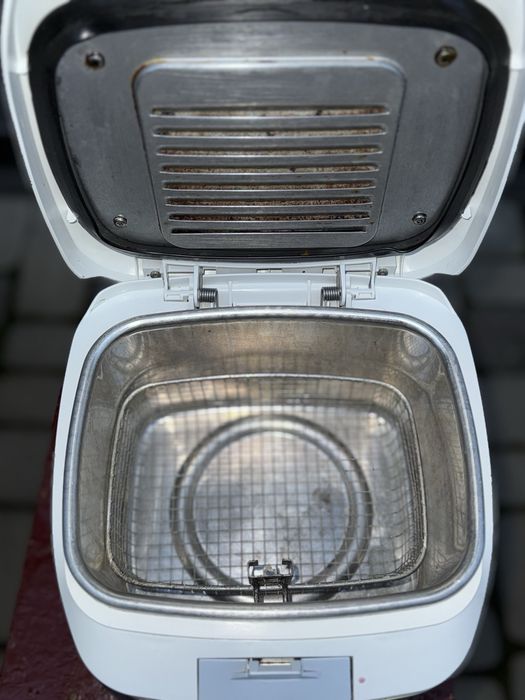 Фритюрниця Tefal Quadra 700.