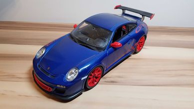 Model Porsche 911 GT3 RS w skali 1:18 BBurago - Dla Kolekcjonera