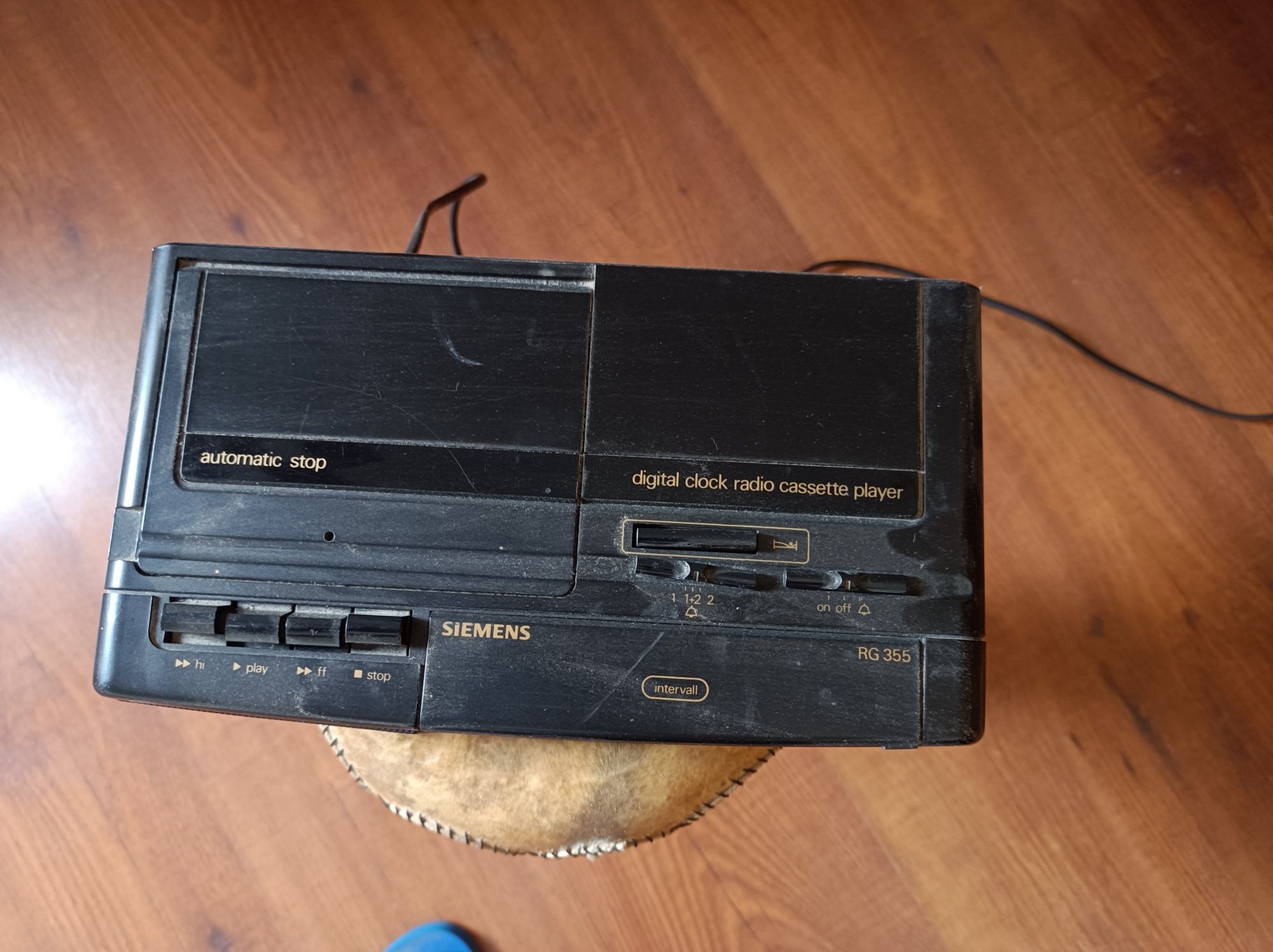 Rádio despertador Siemens, a funcionar