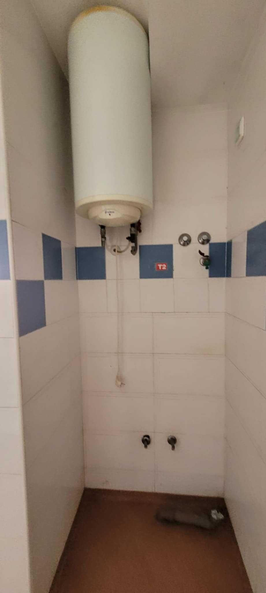Loja —  T1 apartamento