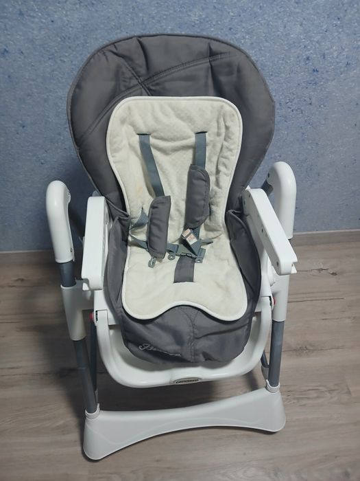 Стілець для годування