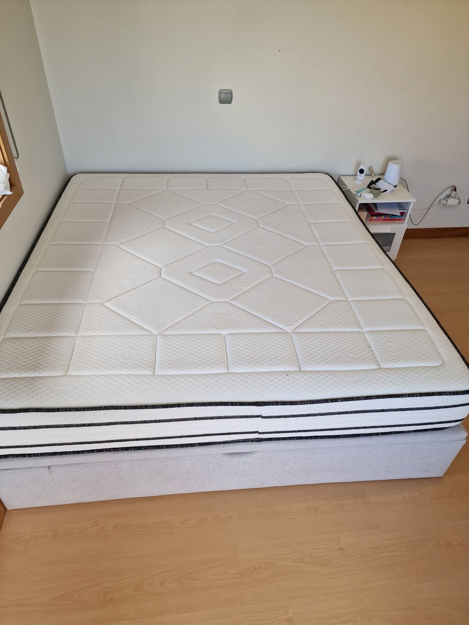 Sommier com tampo / Cama box