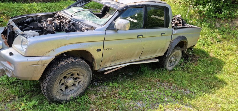 Мітсубісі L 200 ДТП.