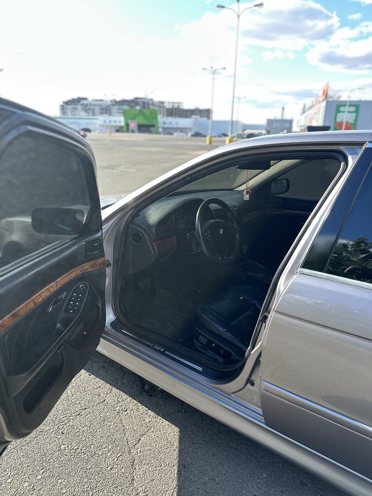 Продам Bmw 5-series Е39