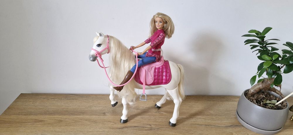 Zestaw Barbie i koń interaktywny FRV36 unikat Koń jak żywy