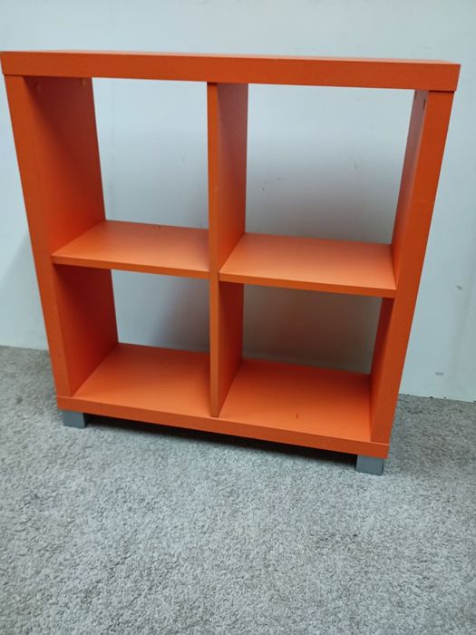 Móvel Estante cubos, perfeito estado.
Medidas: 88/82/29cm