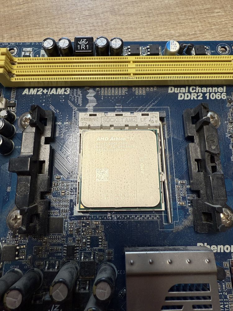 Asrock N68-S + Athlon II x240