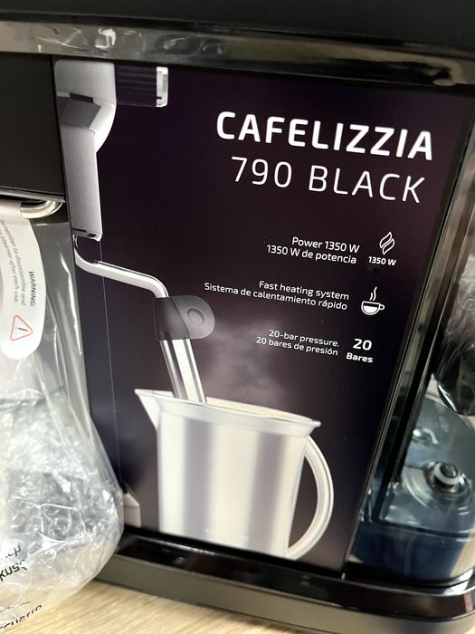 Ekspres Do Kawy Kolbowy Z Spieniaczem Mleka Cecotec Cafelizzia 790