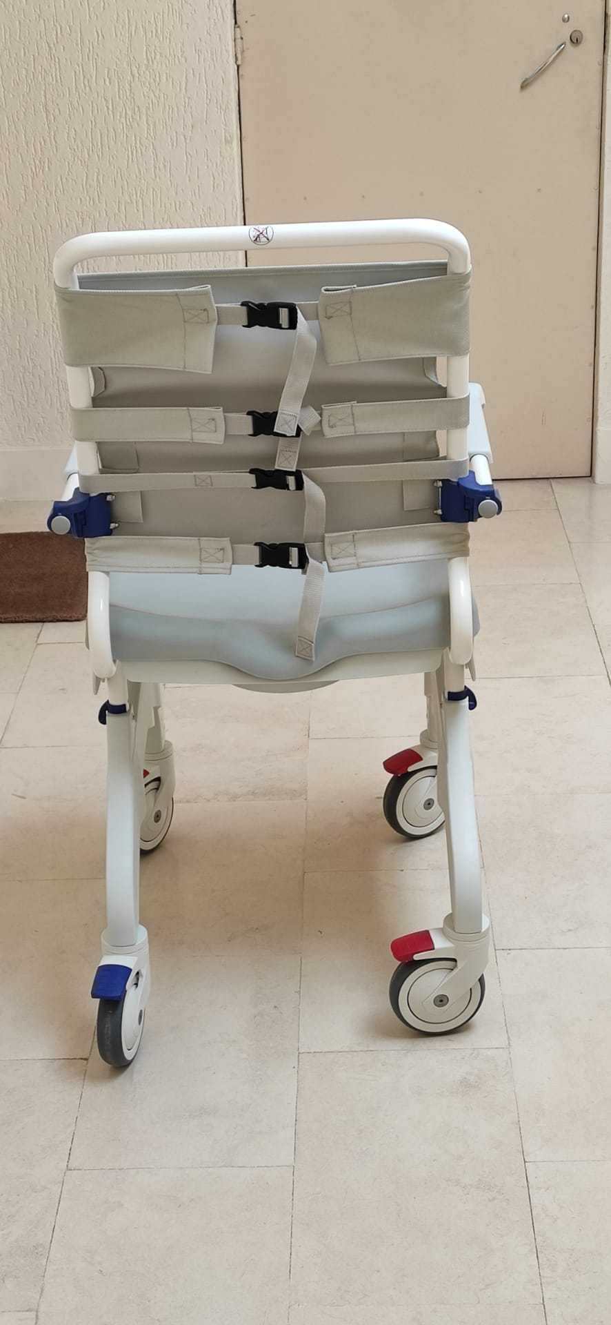 Cadeira de apoio wc nova e sem uso!!!