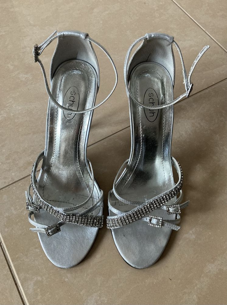 Srebrne szpilki z kryształkami Schuh 38