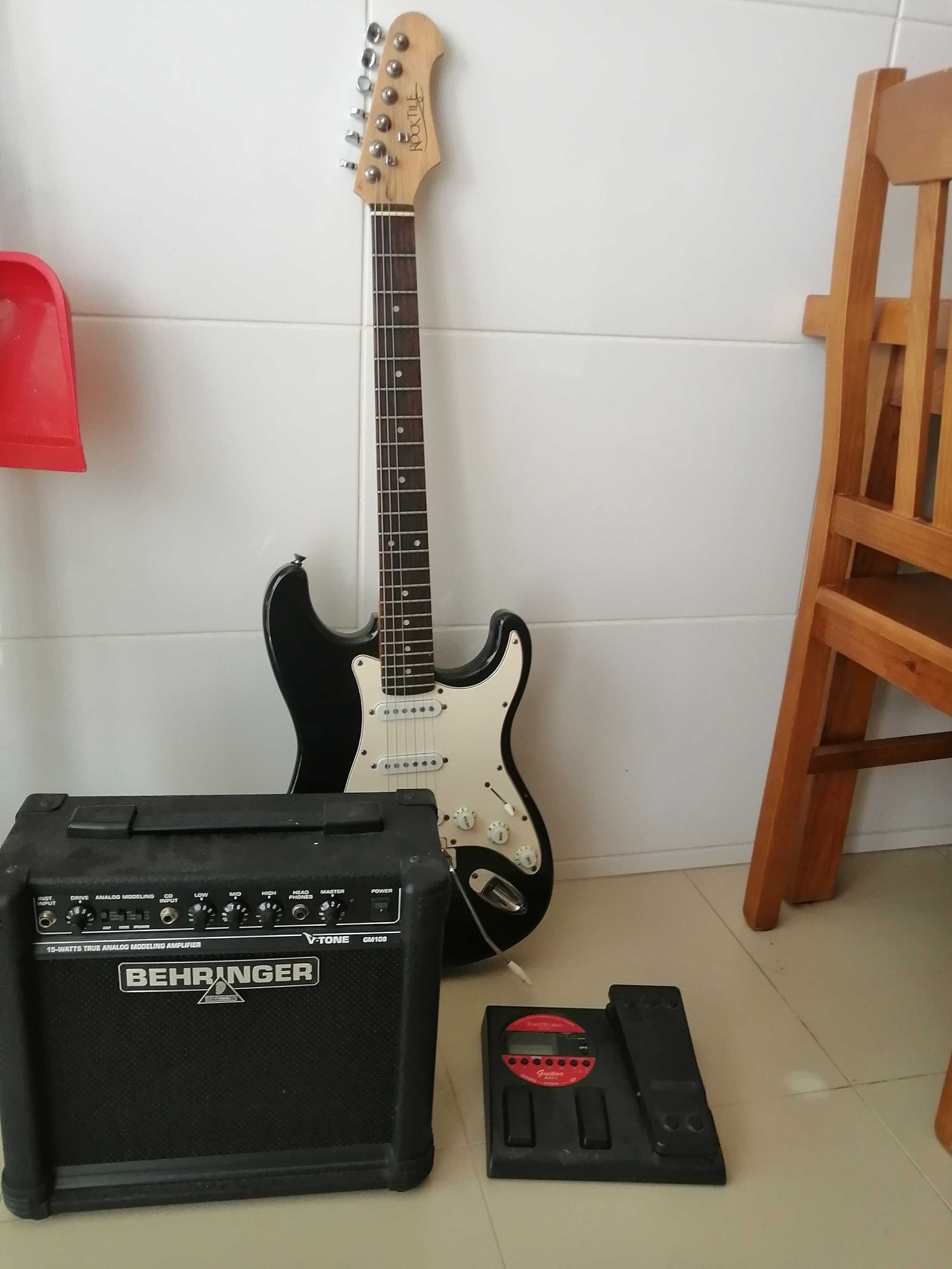 Guitarra Elétrica + amplificador 15W + Pedaleira