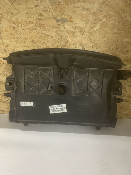 Дифузор у зборі з радіатором і жалюзі до тесла модел 3