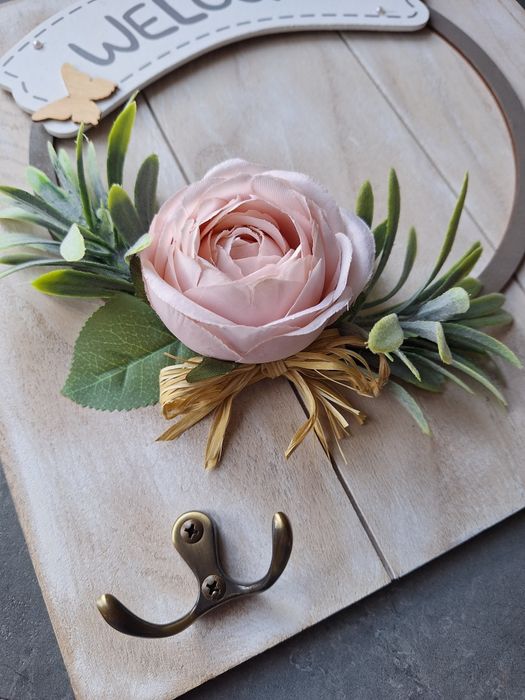 Wieszak na klucze z wiankiem shabby chic - handmade