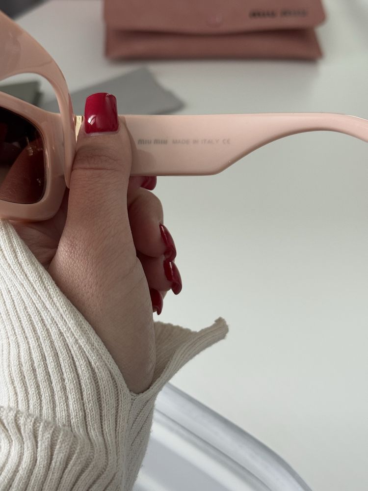Солнцезащитные очки miu miu