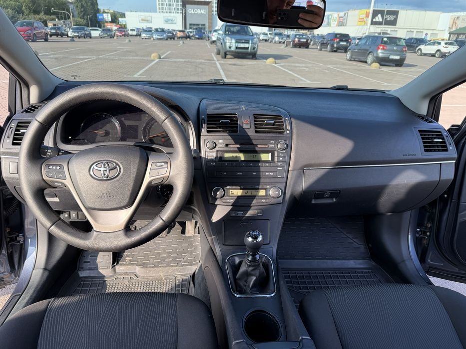 Продам  Toyota Avensis 2009