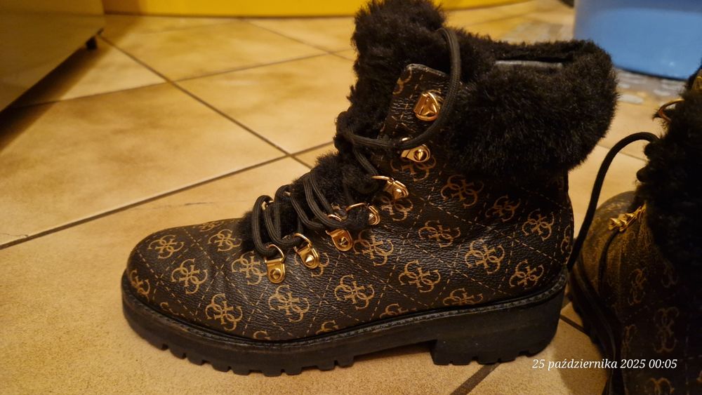 Botki zimowe GUESS 40