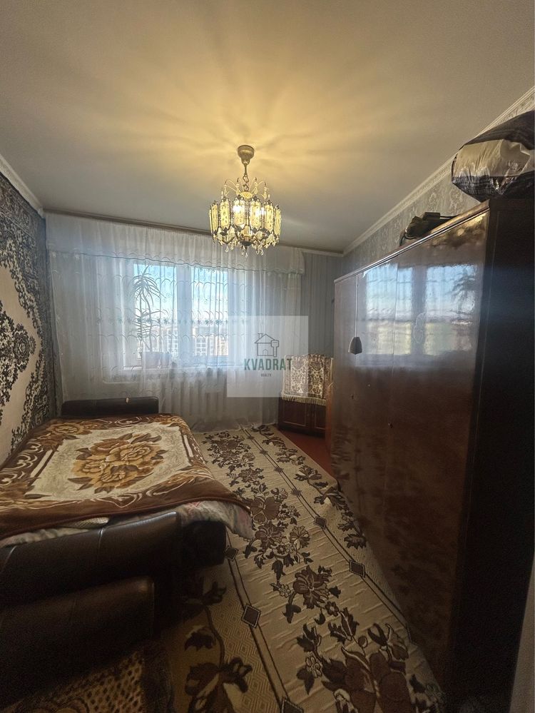 Продам 4-х кімнатну квартиру, мікрор-н Жовтневий (р-н Сільпо)