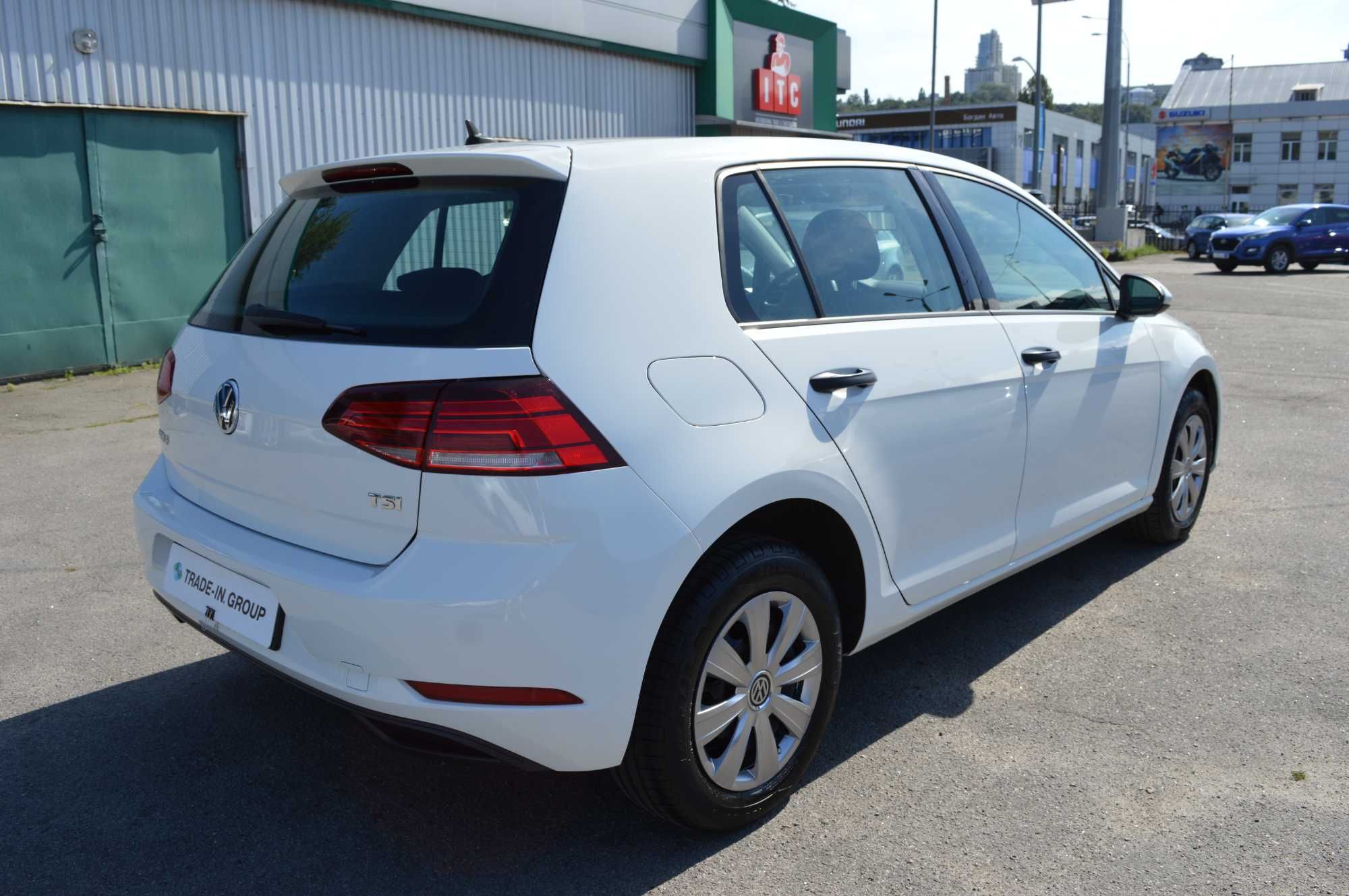 Авто Volkswagen Golf 2017 1.0tsi