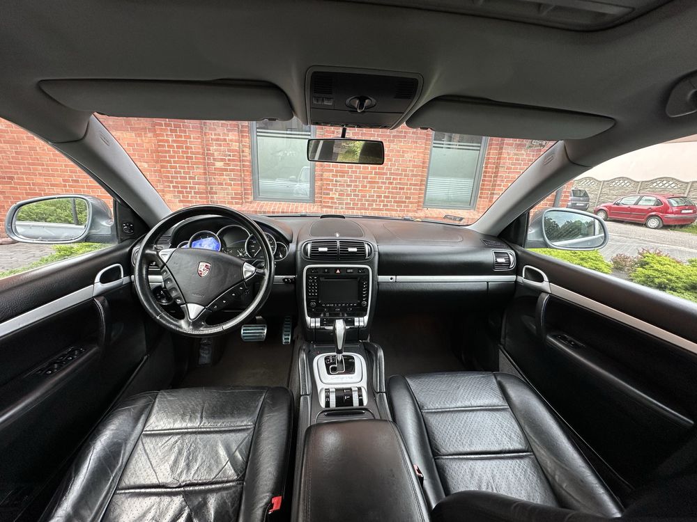 Porsche Cayenne Turbo 4.5 V8 450km, Bogato wyposażone