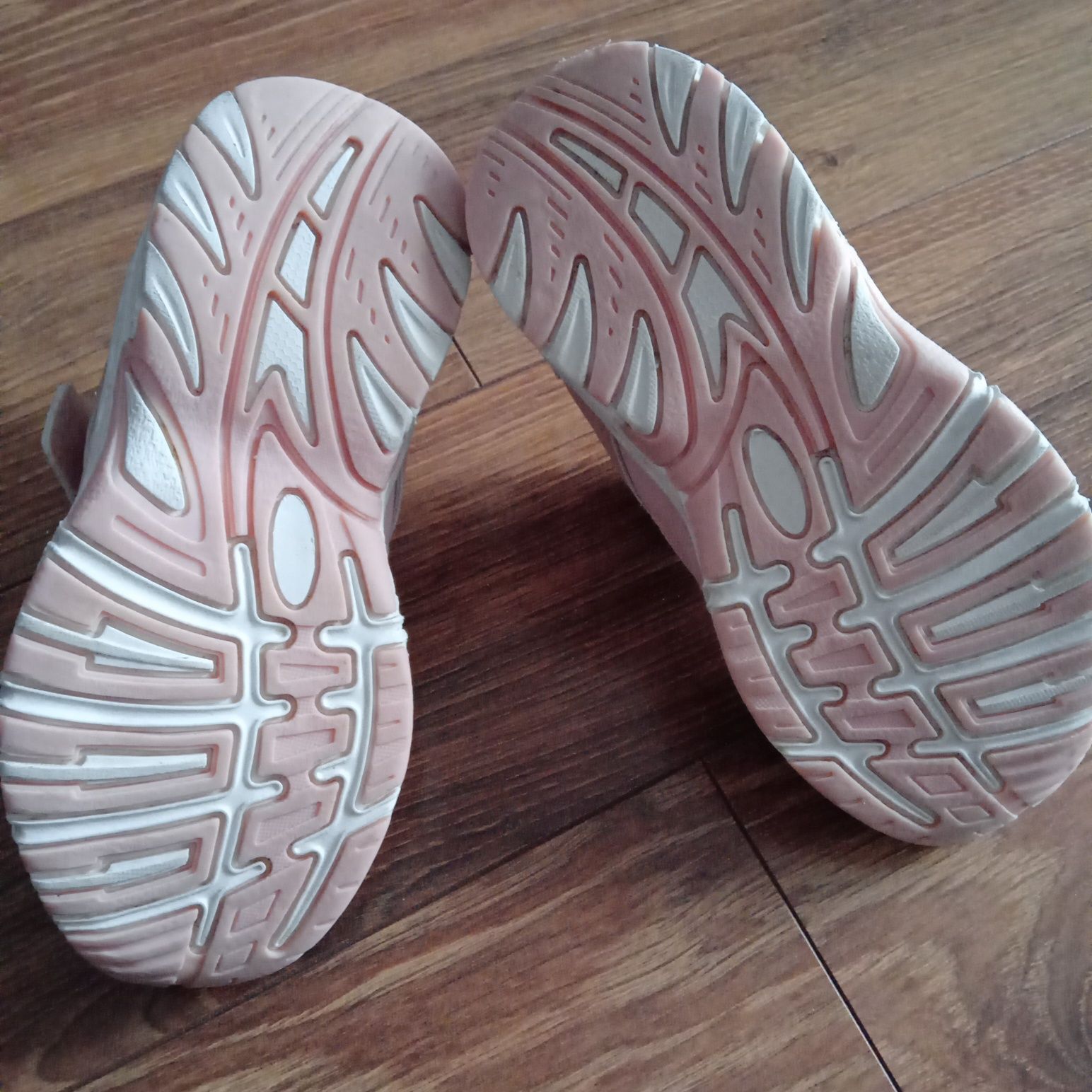 Buty sportowe dla dziewczynki Reserved ,27