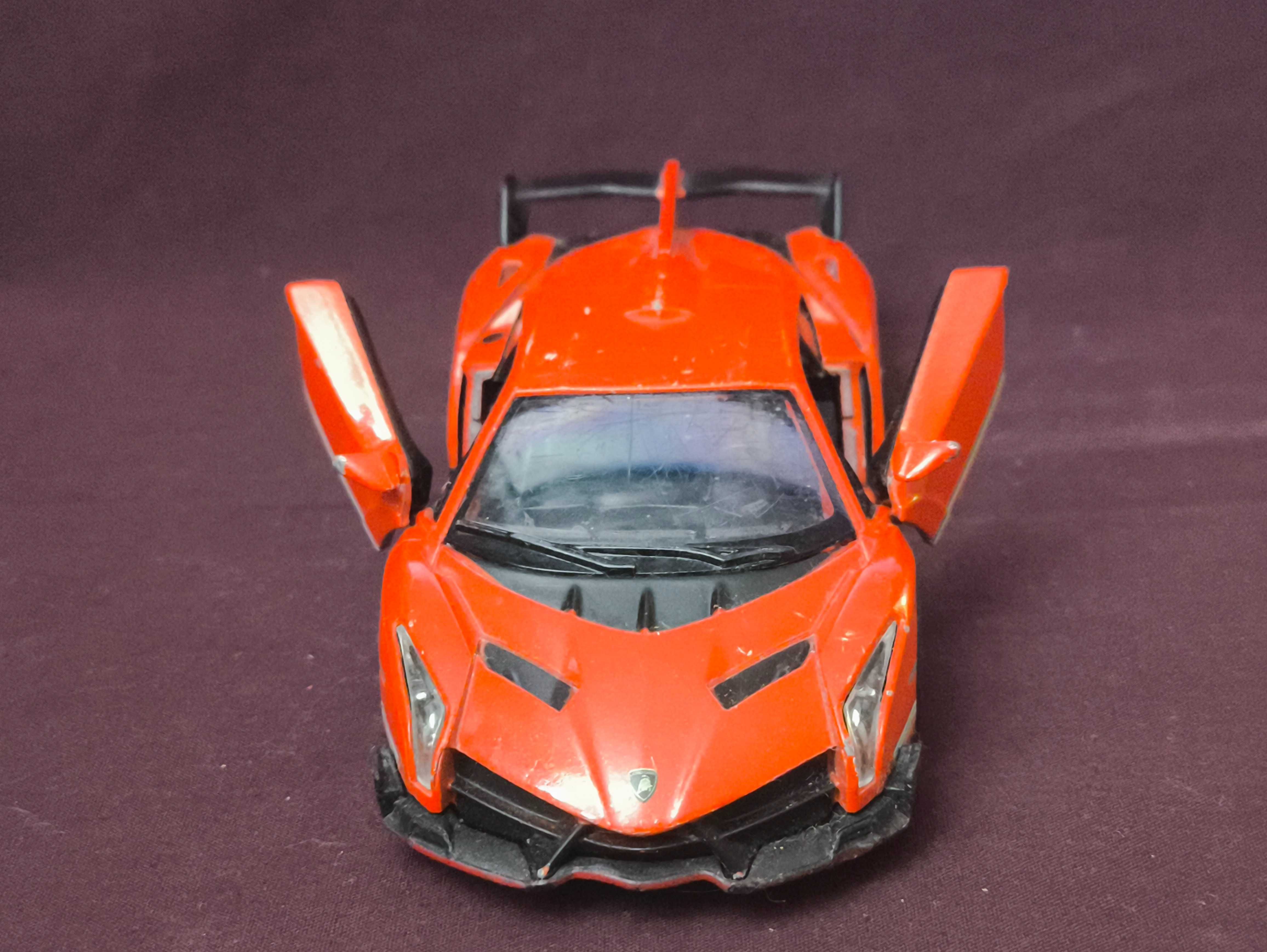 Машинка инерционная Lamborghini Veneno 1.36 Kinsmart