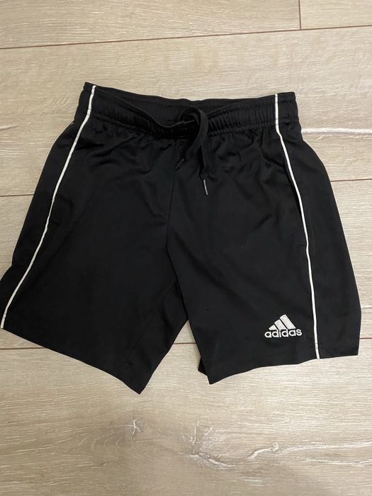 Спортивні шорти Adidas