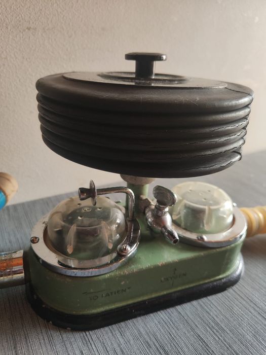 Fole Oxford Bellows (1953).
Desenvolvido pelos departamentos de aneste