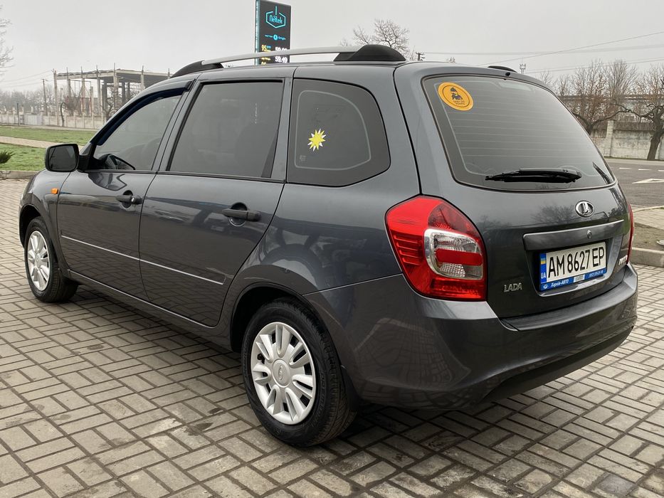 Продам Лада калина в идеальном состояние