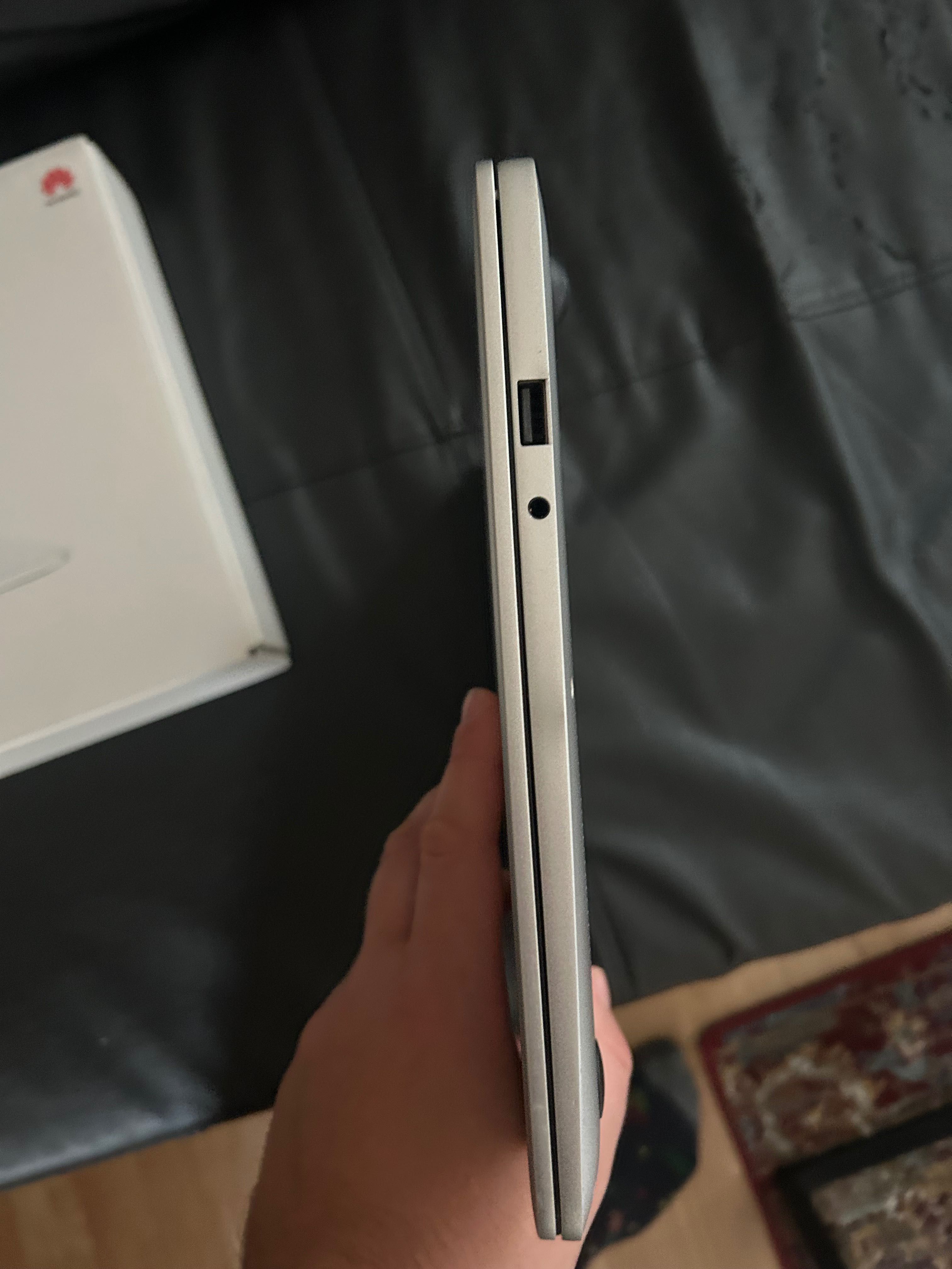 laptop huawei matebook d14 amd ryzen ssd 240 GB